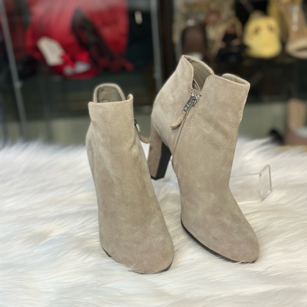 Sam Edelman Camel Suede Ankle
Bootie  Size 6